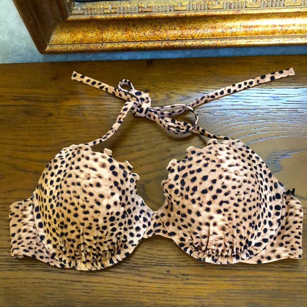 New Women’s swim top.  Size 36B.  Leopard print.